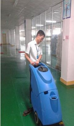 長沙嘉得力地面清洗機(jī)與昆明火車站專用洗地機(jī) 高效清潔解決方案全覽