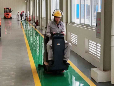 環氧地坪臟了怎么辦？用美高洗地機來輕松清洗干凈